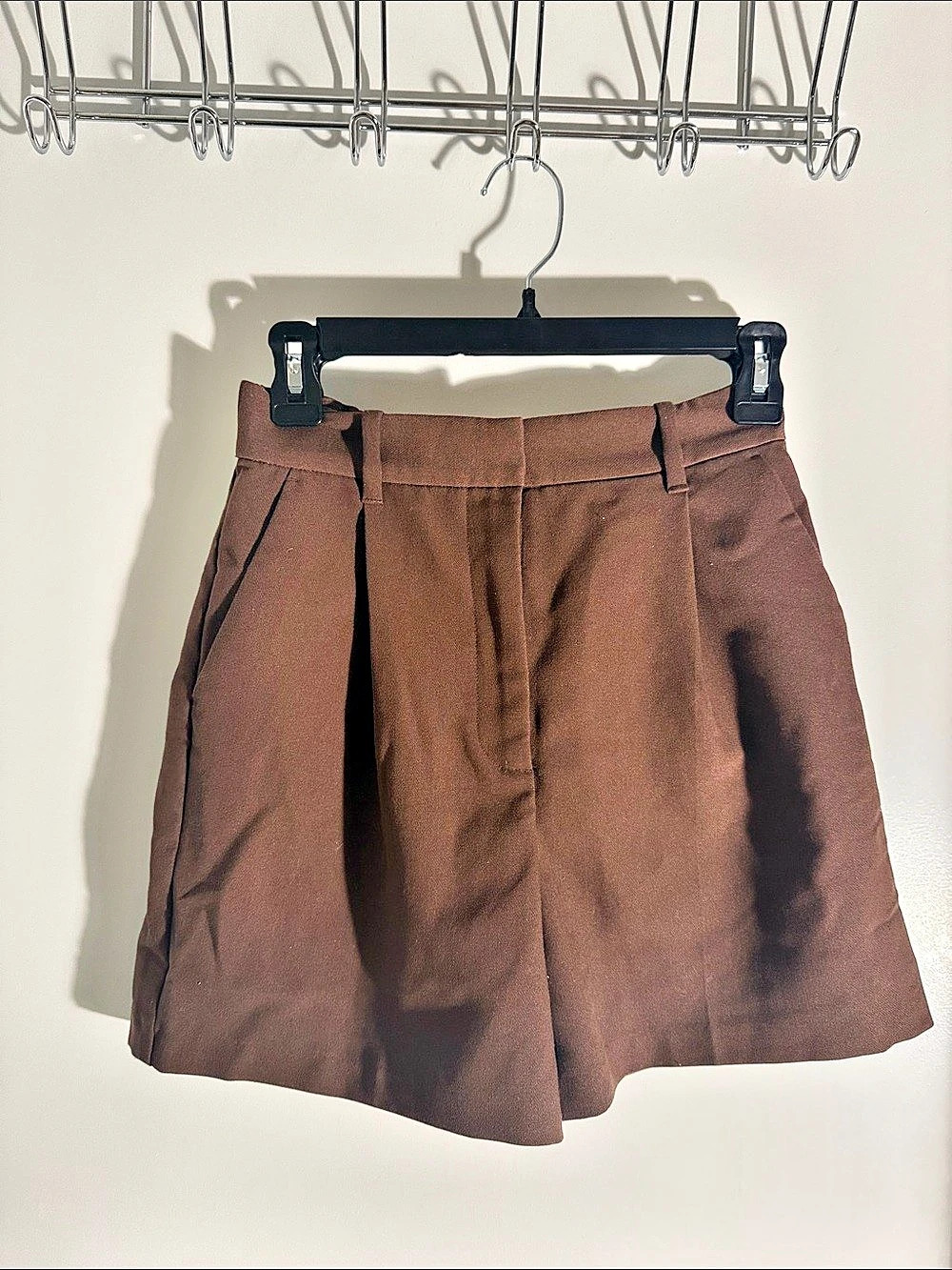 Abercrombie & Fitch High Rise Pleated Short High Waist Brown Shorts